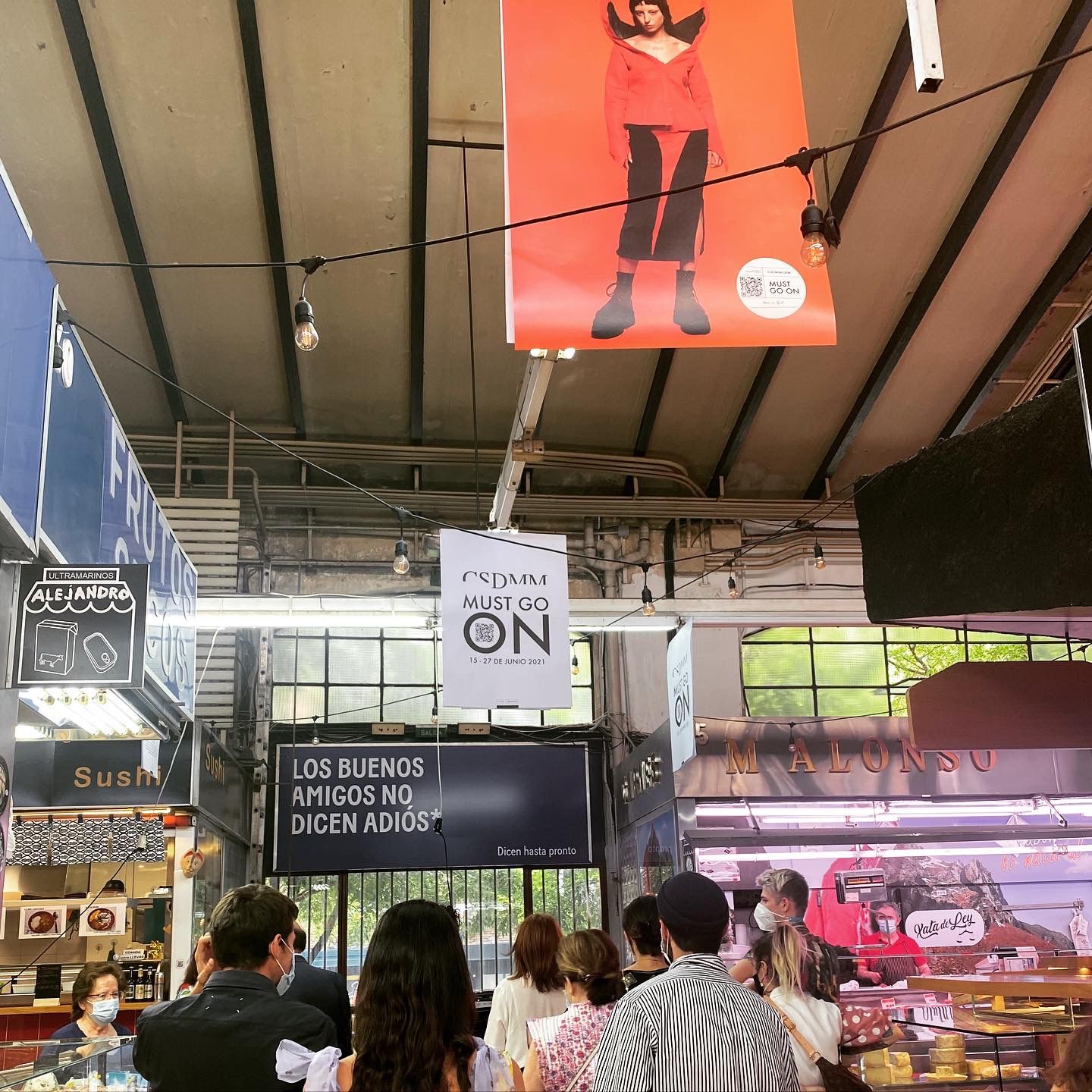 'CSDMM Must Go On' lleva la moda a los mercados de Madrid — Gacetín Madrid
