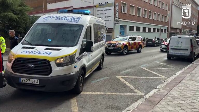 Una mujer grave tras ser atropellada por un autobús de EMT en Ciudad ...